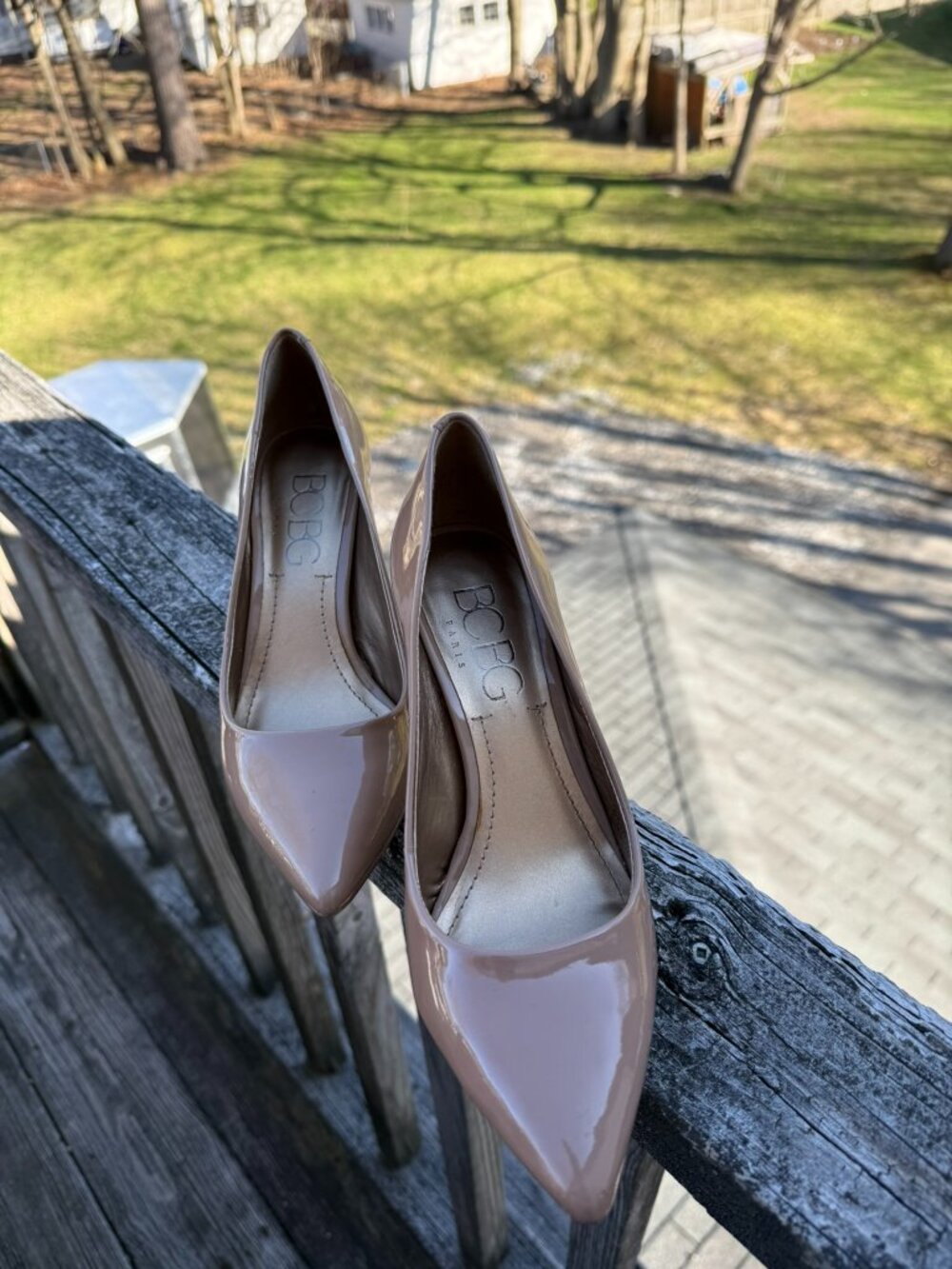 BCBG Nude Heels women's 6.5W
